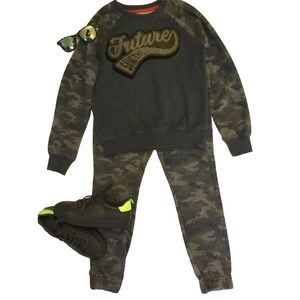 Epic Threads Camo Print Sweatshirt/Pants Set Sz S (8/10)
